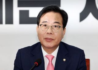 '전한길 망당' 논란에…송언석 "호들갑 떨 것 없다"