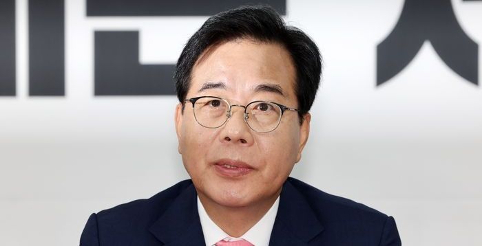 '전한길 망당' 논란에…송언석 "호들갑 떨 것 없다"