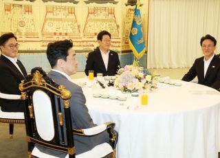 '경청의 날' 李대통령…오찬은 김종인, 만찬은 우원식 의장과 김민석 총리