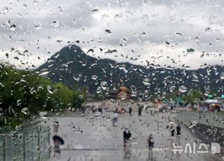 [오늘 날씨] '최대 400㎜ 내린다' 전국 호우특보 발효...폭우 시 안전 운전 수칙은?