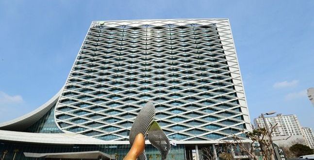 LH, 경영평가 겨우 개선했는데…개혁 대두에 내부 ‘뒤숭숭’