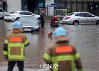 AI 예보 확대에도 ‘속수무책’…예측 불가 홍수, 갈수록 ‘막막’