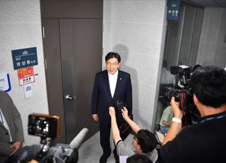 특검 압수수색 관련 의견 밝히는 권성동 의원