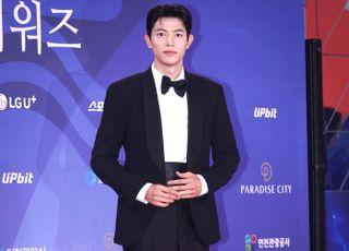 로몬 '멋을 입고 왔어요'