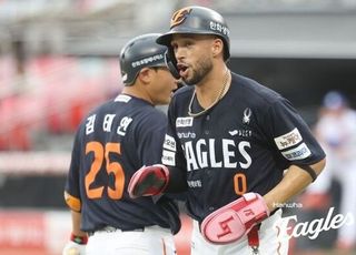 하늘이 돕는 한화 8연승, 리베라토 정식 계약 맺고 3안타