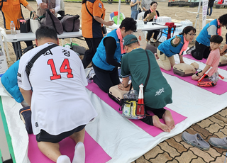 인천시, SSG랜더스 홈경기서 ‘생명지킴이’심폐소생술 교육 실시