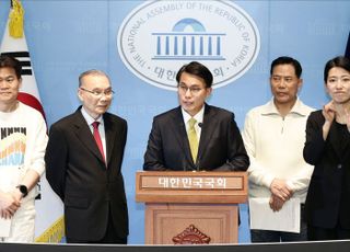 국민의힘, 전한길에게까지 먹히나?