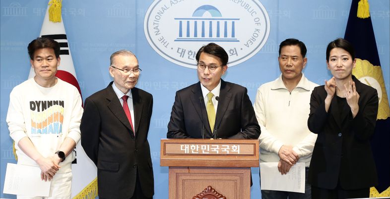 국민의힘, 전한길에게까지 먹히나?