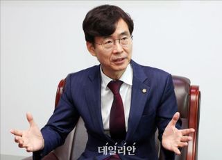조경태, 당대표 출마 선언…"인적청산해 극우와 완전 결별"