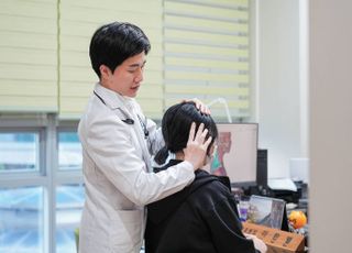 ‘케데헌’ 속 한의사, 우스꽝스럽지만 진정한 명의였다