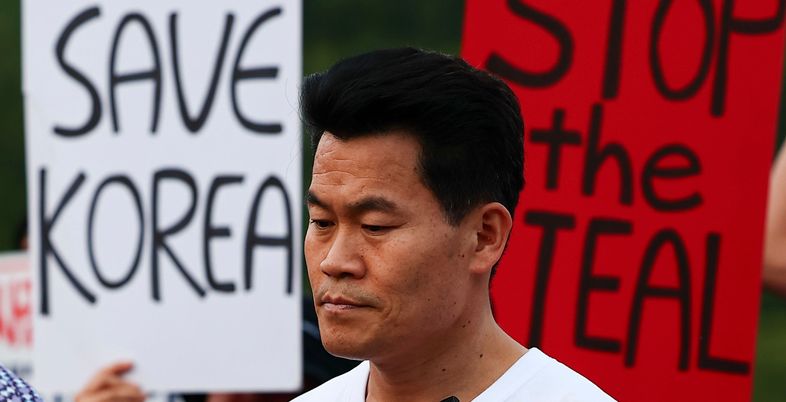 "우파 개딸 만들겠다"는 전한길에 국민의힘 여진 계속…당 안팎 시각은