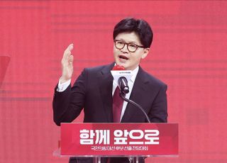 '反극단·親혁신 연대' 키 쥔 한동훈…'당권 구도 최대 변수'로 부상 [정국 기상대]