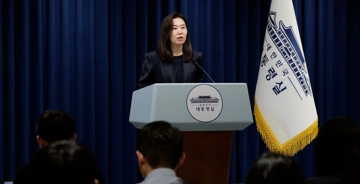 [속보] 대통령실 "강준욱 국민통합비서관 오늘 자진사퇴"