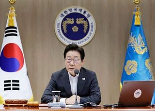 [데일리안 오늘뉴스 종합] 법원, '李대통령 피고' 대북송금 재판 연기…5개 형사재판 모두 중단, 李대통령, 강선우 후보자 청문보고서 재송부 요청…금주 내 임명할 듯 등