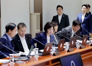 강준욱 사퇴·이진숙 낙마에도… 대통령실 "인사검증 시스템 문제 없다"