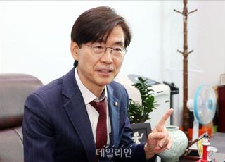 [인터뷰] 조경태 "해체 수준 혁신으로 중도진보까지 끌어안아 승리하는 정당 만들겠다"