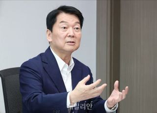 안철수 "친명 유튜버로 대통령실 출입기자 잡도리하나" 일갈