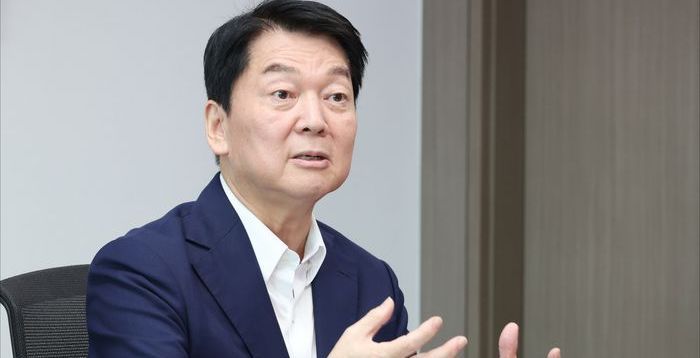 안철수 "친명 유튜버로 대통령실 출입기자 잡도리하나" 일갈