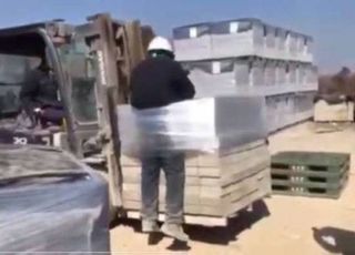 재취업 못하면 추방 위기…'지게차 괴롭힘' 스리랑카 노동자 결국