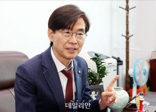 [데일리안 오늘 뉴스 종합] 조경태 "尹 옹호세력이 당 장악하게 할 수 없어…혁신후보 단일화 간곡히 요청" 안철수 "李대통령, 김정은처럼 중국군 추모 고려하나…제발 정신 차리라" 등