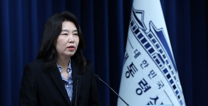 '최동석 논란'에 대통령실 "특별한 대응방침 없어"…'조국 사면'엔 "대통령 고유 권한"