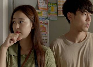 [D:쇼트 시네마(127)] 오래된 연인의 '낯선 여름'