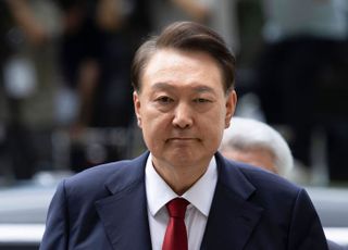 尹, 김건희특검 첫 소환 불출석…어떤 의견도 내지 않아