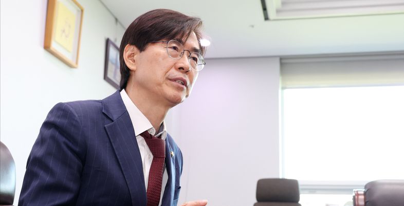 국민의힘 새 당대표, 전체 국민서 조경태 1위…지지층선 김문수 34.9% 장동혁 19.8%