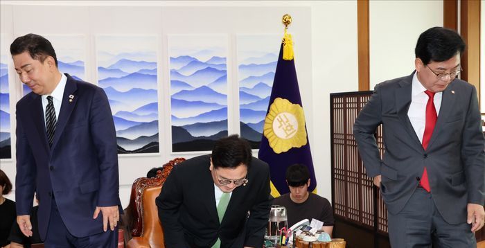 민주당 '尹 거부법' 입법 속도전…여야 대치 전운