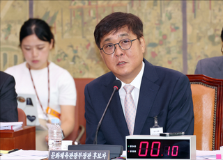 [종합] 최휘영·김윤덕 인사청문회…'아빠 찬스' 두고 여야 공방 격화