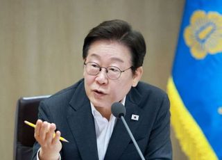 '국익 우선' 강조만…李대통령, 관세 압박 속 메시지 아껴 [정국 기상대]