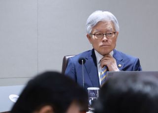 “'잘들 논다' 최동석 논란, 민주당 분열의 불씨 될 것”