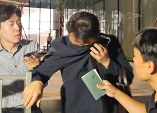 김건희 오빠, '고가 목걸이' 진술 거부…모조품 주장 '신빙성' 의심