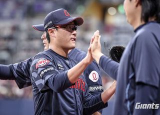 '돌아왔구나 안경 쓴 에이스' 바닥 치고 부활한 박세웅