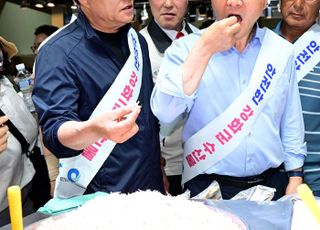 유정복 인천시장, 강화 외포항 방문…안전한 수산물 홍보