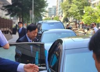 대통령실 "우리 무역협상단, 트럼프 만나…면담 결과 따라 긴급브리핑"