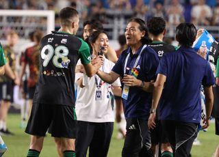 뉴캐슬 꺾은 김판곤 감독 “K리그 선수들 용기와 자신감 얻었을 것”