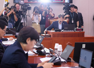 방송3법, 與 주도로 국회 법사위 통과…野 강력 반발