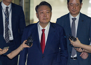 법무장관 "尹, 특검 체포영장 집행 시도 때 수의 벗었다가 떠나자 바로 입어"