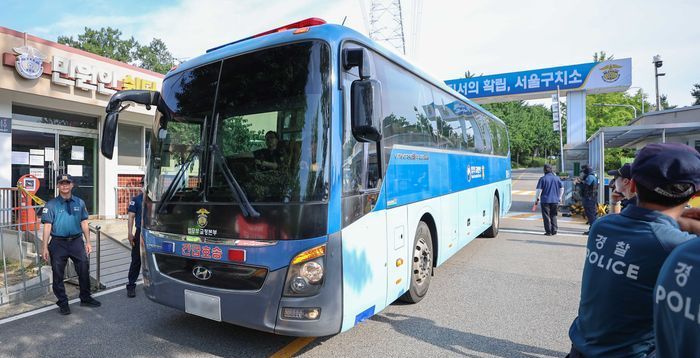 '尹 강제구인' 완강한 저항에 불발…김건희특검 "다음엔 물리력 동원"