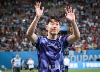 [속보] “10년 동행 마침표”…손흥민, 토트넘과 공식 결별 선언