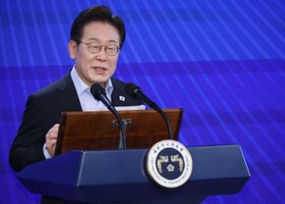 [與전당대회] 李대통령 "새로운 지도부 중심으로 일치단결해야"