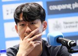 ‘10년 통산 173골’ 결별 선언한 손흥민…영국 언론 “토트넘 현세대 독보적 아이콘”