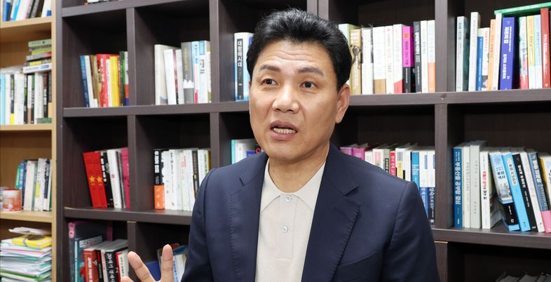 [정치의 뉴 패러다임] 엄경영 "'남·원·정' 같은 새 인물로 소득·정치 양극화 해결해야"