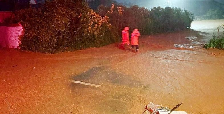 [속보] '최대 289.6㎜ 물폭탄' 전남 무안서 물살 휩쓸린 60대男 심정지