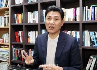[정치의 뉴 패러다임] 엄경영 "'남·원·정' 같은 새 인물로 소득·정치 양극화 해결해야"