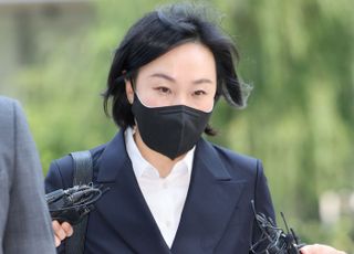 '문고리 3인방' 유경옥 전 행정관, 특검 2차 출석…'건진법사 의혹' 조사