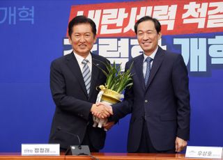 우상호 정무수석, 정청래 더불어민주당 신임 대표 예방