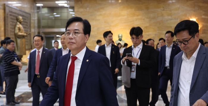 [속보] 방송3법 등 본회의 상정…국민의힘, 필리버스터 돌입