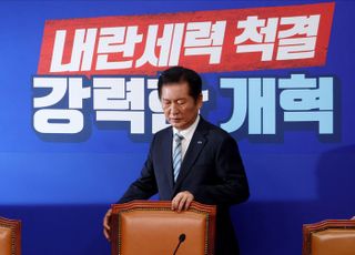 정청래, 국민의힘 '쏙 뺀' 야4당 예방…"악수는 사람과 하는 것"
